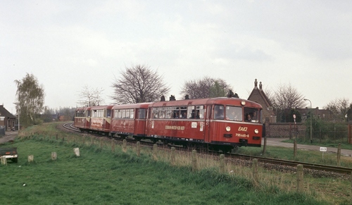 Triebwagen 798 445 + 995 405 + 995 497 + 795 627 des Eisenbahn-Amateur-Klub Jülich